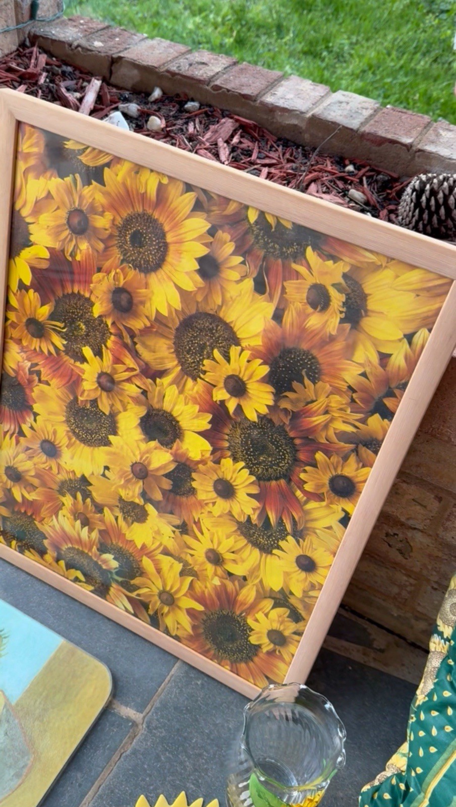 17 x 21 Sunflower Framed Picture With Wooden Frame Wall Art Decor