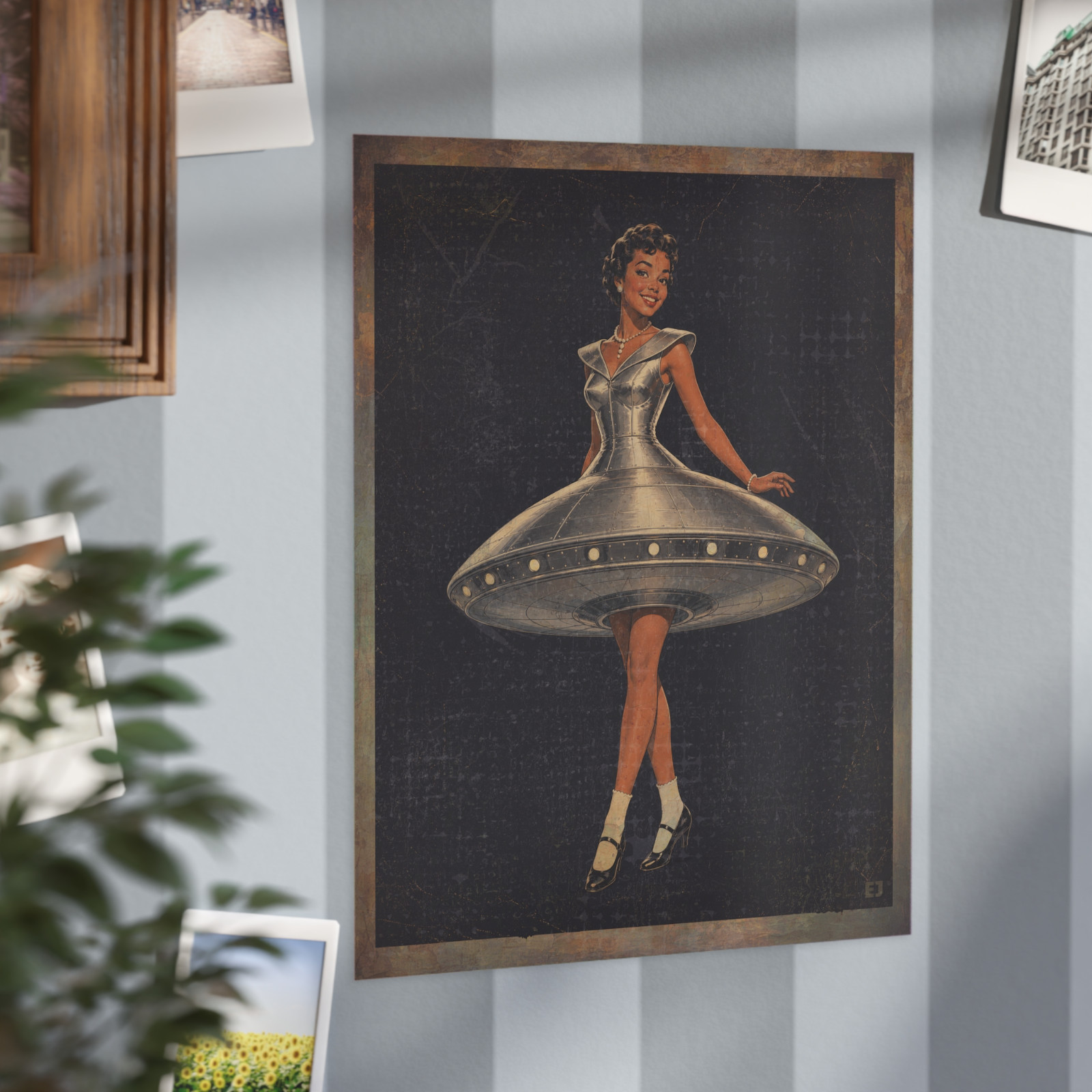 Vintage PINUP GIRL UFO Wall Art, SCI-FI Pin Up Fashion Poster, Alien UAP Dress