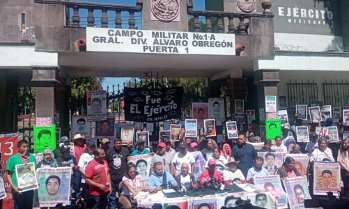 Investigación penal contra ex presidente Peña Nieto, exigen padres de los 43