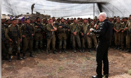 Pronto verán Gaza “desde dentro”, dice el ministro de Defensa israelí a tropas