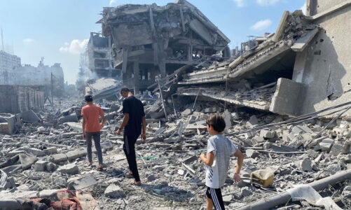 Aumenta la cifra de muertos y llega más ayuda en Franja de Gaza