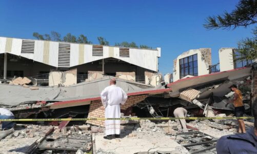 Cae techo de iglesia en Ciudad Madero, Tamaulipas; reportan varios muertos