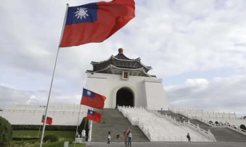 China intensifica amenazas a Taiwán con nuevos aviones y barcos cerca de su costa.