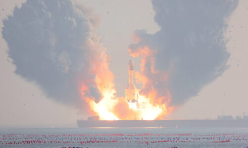 Cohete chino es lanzado con éxito es conocido  por ser el más potente del mundo