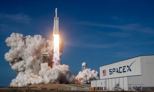 Por razones técnicas y de seguridad SpaceX pospone lanzamiento de AX-3