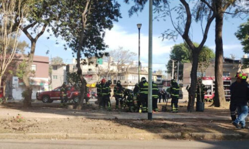 Fuga de gas causa evacuación de varias casas en Calzada del Peñón, Venustiano Carranza