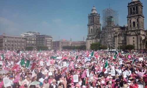 Concentración en Zócalo por “Marcha de la Democracia”
