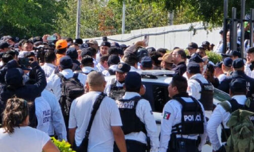 Continúa paro policial en Campeche; lo levantan o van a la calle: gobernadora