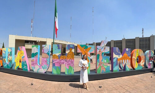 Sandra Cuevas inauguró con letras monumentales la “Cuauhtémoc”