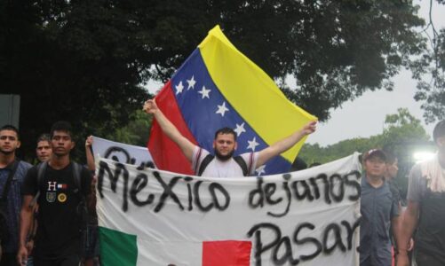 México dará 110 dólares al mes a repatriados venezolanos