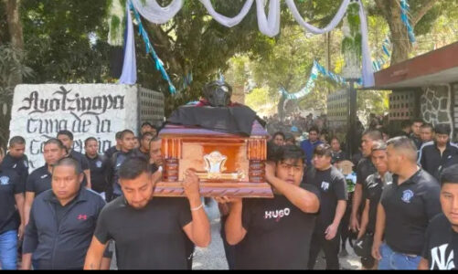 Normalista asesinado en Chilpancingo estuvo en derribamiento de puerta de Palacio Nacional