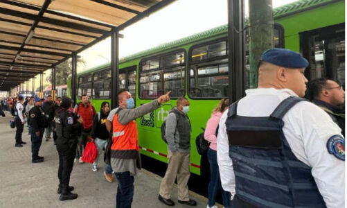 Reportan caos en Pantitlán por cierre parcial de Línea 5