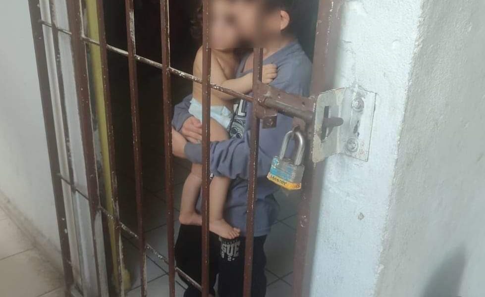 Abandonan a dos menores en Nuevo León