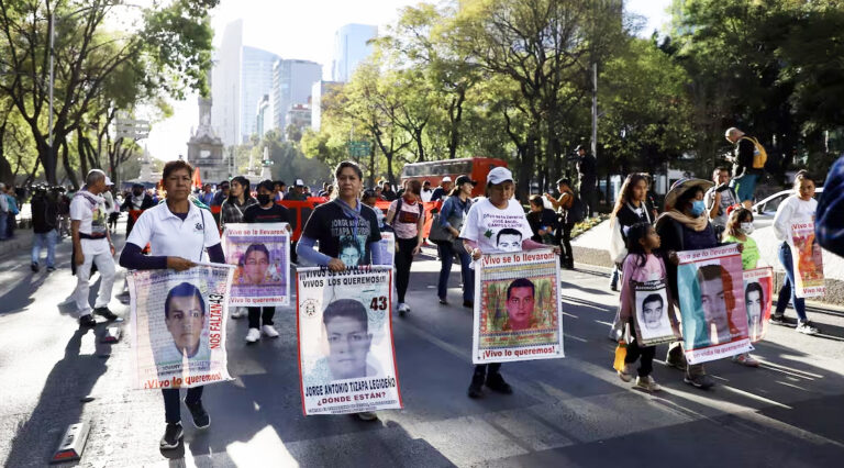 Juez liberó al general acusado de crimen organizado por el caso Ayotzinapa