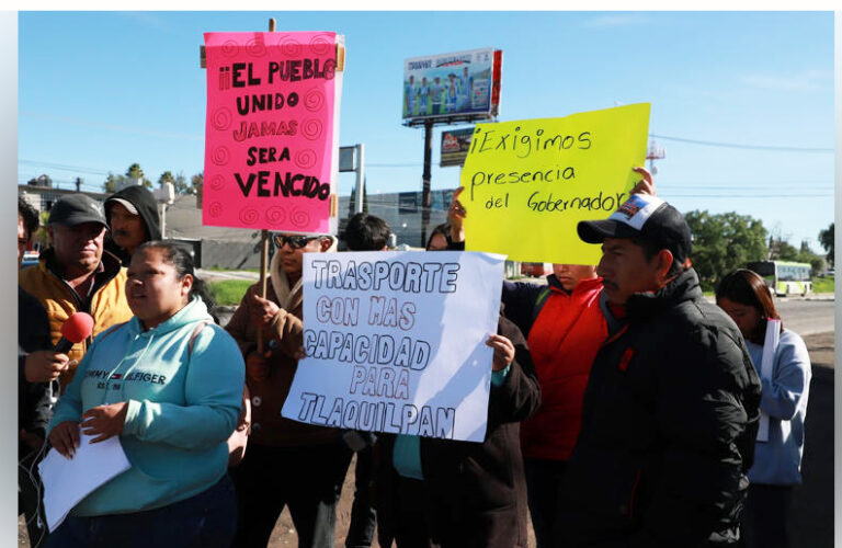 Habitantes de Zempoala bloquean la México-Pachuca; exigen mejoras en el transporte público