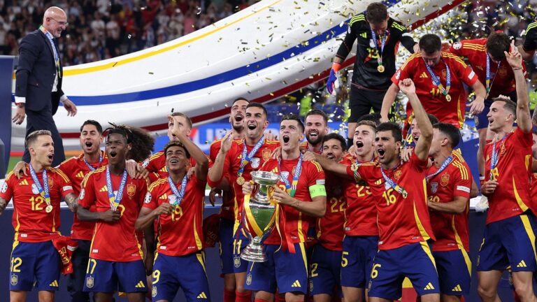 España derrota 2-1 a Inglaterra y es nuevo Rey de Europa