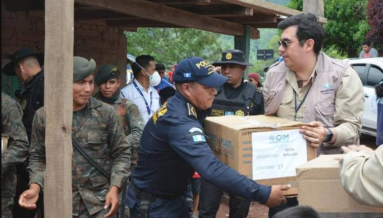 Guatemala entrega ayuda humanitaria a “Chiapanecos”, desplazados