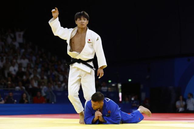 Japonés Hifumi Abe gana oro en judo masculino de 66 kilos