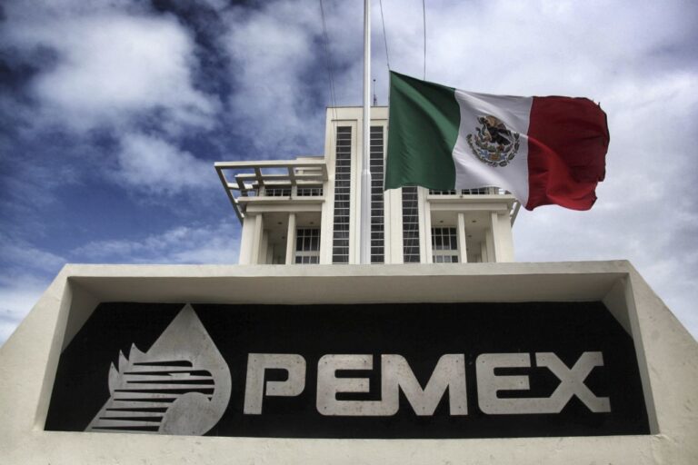 Crece deuda de Pemex a proveedores hasta 21 mil 874 mdd