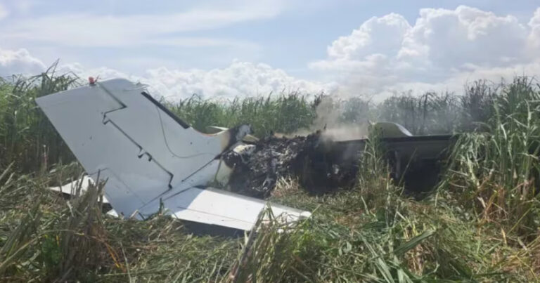 Confirman muerte de dos mexicanos tras desplome de narcoavioneta, en Venezuela