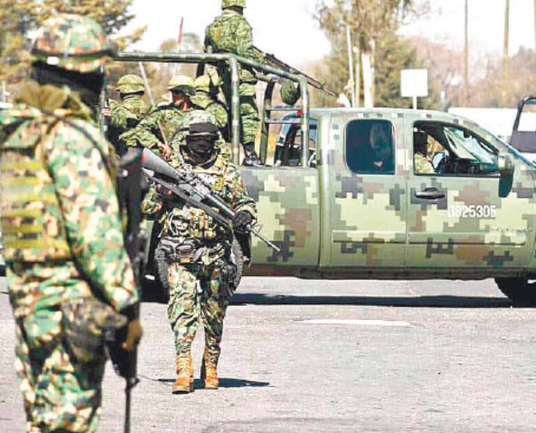 Abaten a cinco sicarios, pero mueren dos militares y un policía