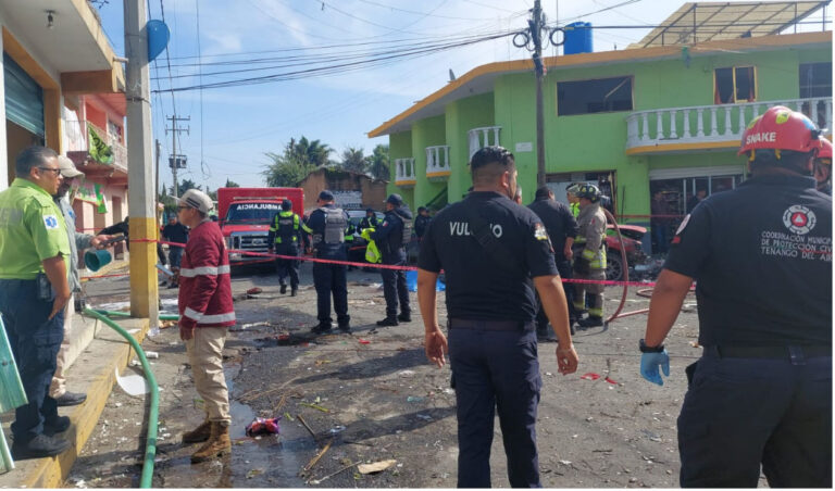 Explosión de cohetes pirotécnicos resultando 01 persona muerta y 10 lesionados en Tepetlixpa, estado de México