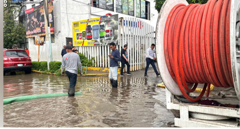 Tormenta con granizo inundó vialidades en Ecatepec y Tecámac; suspenden servicio en Líneas 1 y 4 del Mexibús