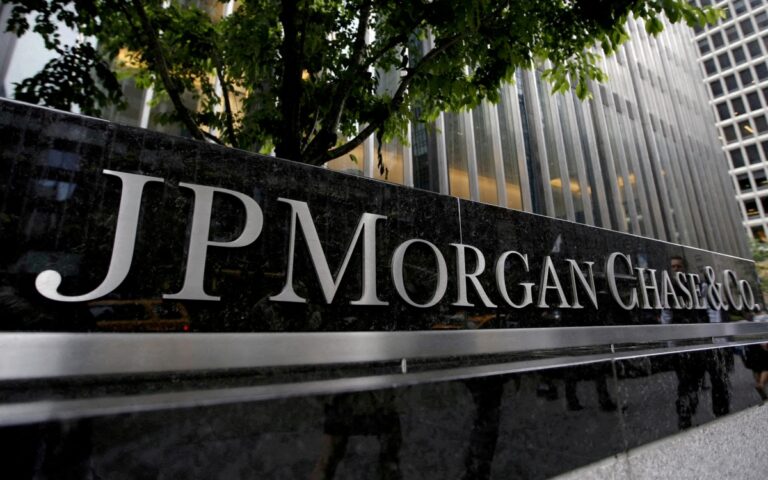 Caída en inversión y reducción crediticia por reformas judiciales: J.P. Morgan