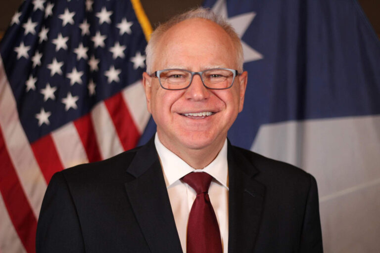 Tim Walz candidato para vicepresidencia de EE.UU.