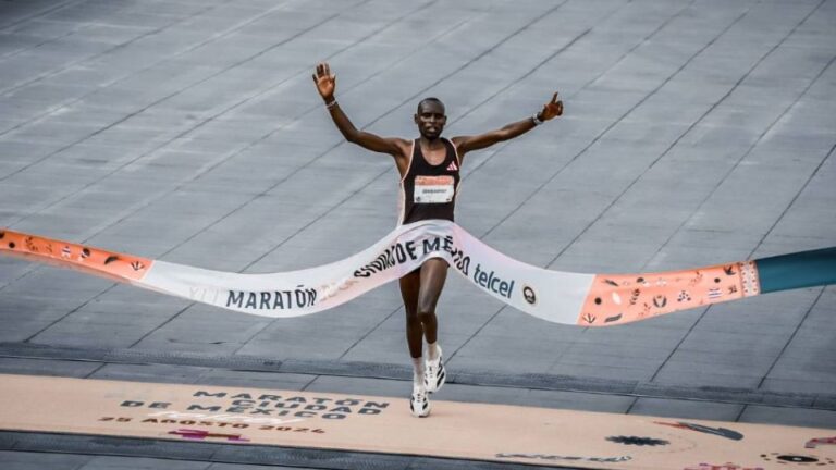 Edwin Kiptoo y Fancy Chemutai, de Kenia, ganan Maratón de la CdMx