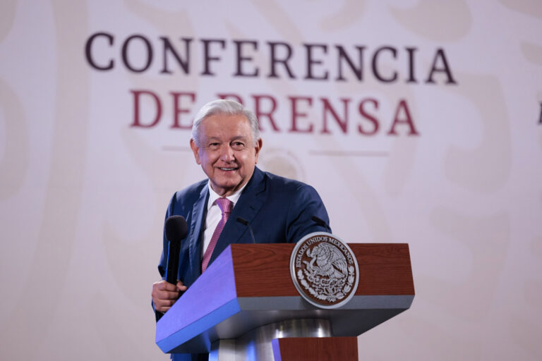 AMLO presume aprobación por usuarios de “El Insurgente”