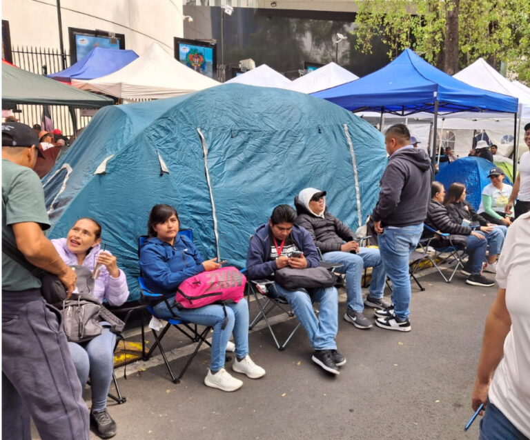 Guardia permanente de trabajadores del PJF, en inmediaciones del Senado