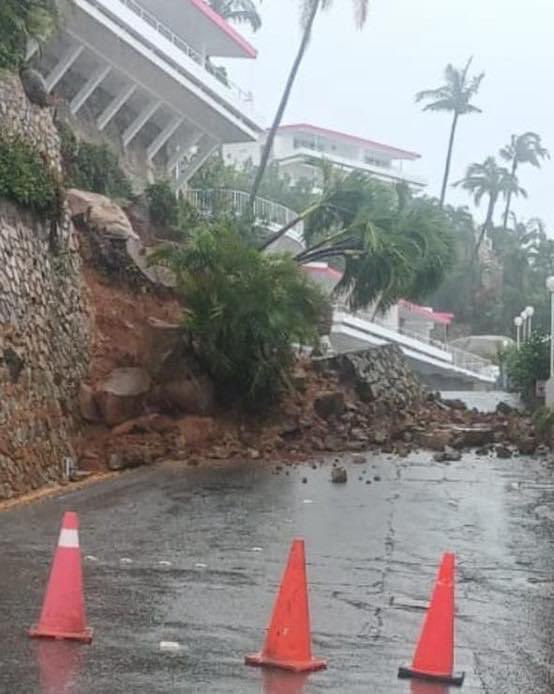 Hotel Las Brisas sufre derrumbe en Acapulco