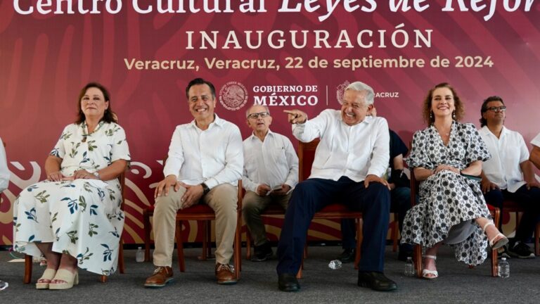 AMLO inaugura Centro Cultural “Leyes de Reforma” en Veracruz, “centro de la historia de México”