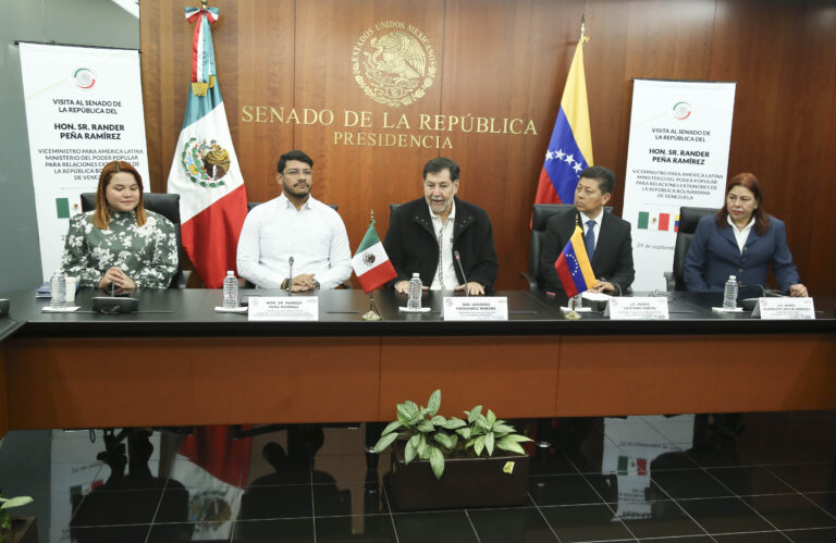 Fernández Noroña se reúne con representantes de Reino Unido, Venezuela, República Dominicana y Azerbaiyán