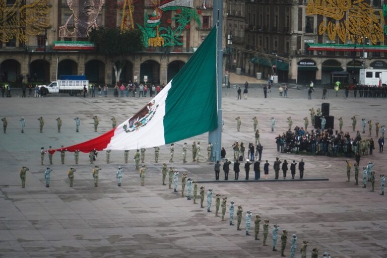 Presidente rinde homenaje a víctimas de los sismos de 1985 y 2017