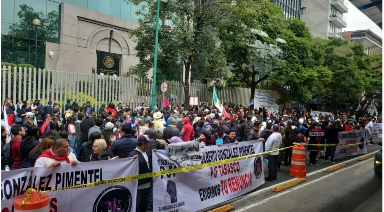 Trabajadores del PJF bloquean Insurgentes, en la alcaldía Álvaro Obregón