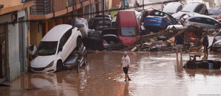 Muertos por graves inundaciones en España suben a 95