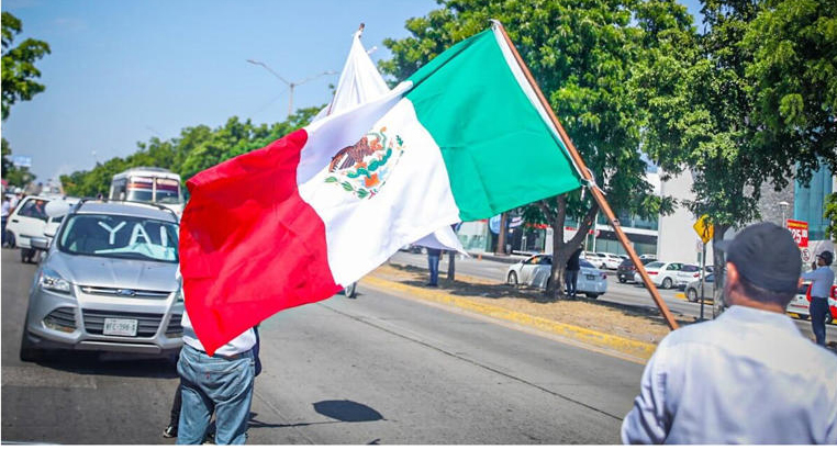 Colectivos “Culichis” y Culiacán Valiente”, en caravana exigen la paz, en Sinaloa