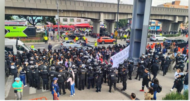 Trabajadores del PJF se manifiestan, en el Gran Premio de México