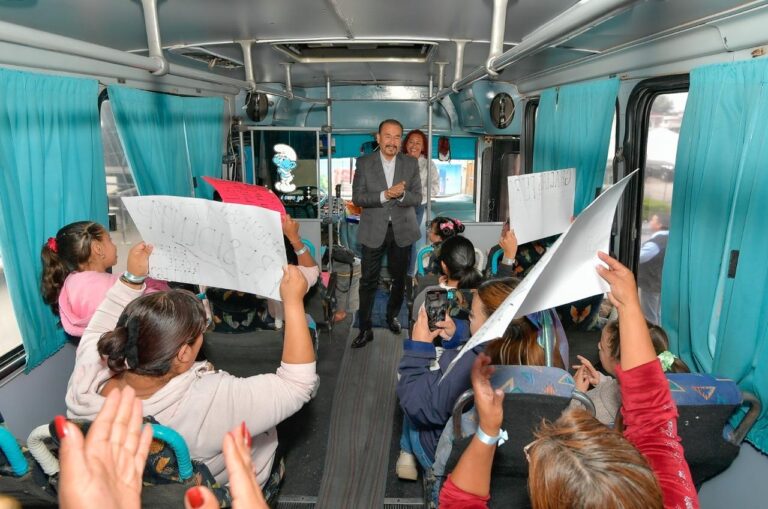 Lleva Pedro Rodríguez a 720 niñas y niños atizapenses al Papalote Museo del Niño