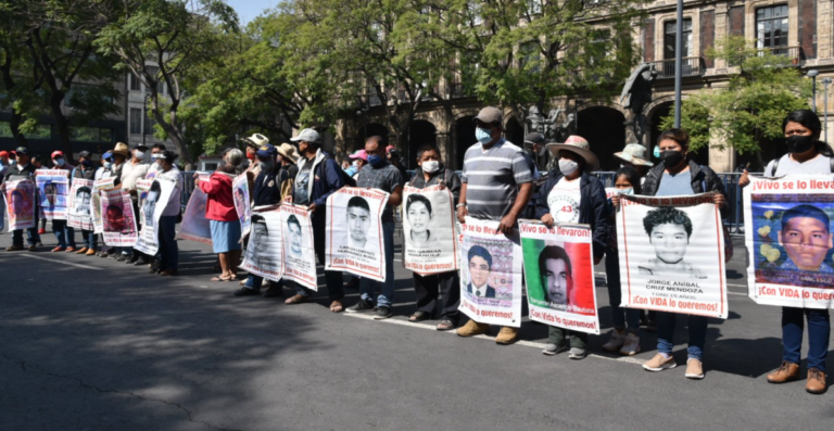 Primera reunión de Sheinbaum con padres de Ayotzinapa, 4 de diciembre