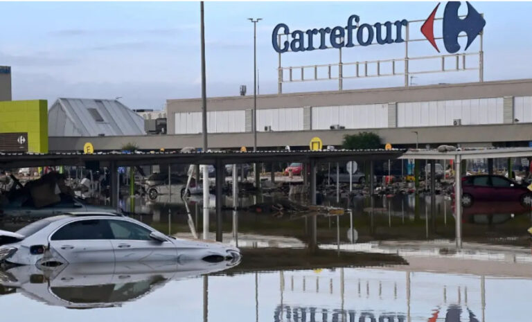 Caos en el aeropuerto de Barcelona por inundaciones: varios vuelos fueron cancelados o retrasados por culpa de la dana