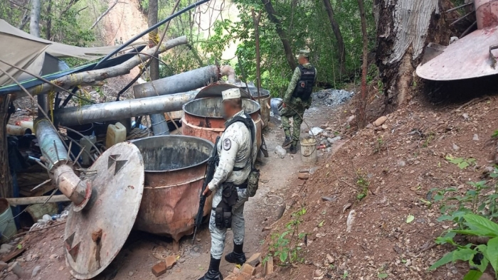 Autoridades militares desmantelan laboratorio clandestino