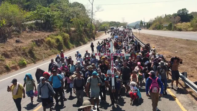 Trump sella alianza con Texas para deportaciones masivas de migrantes