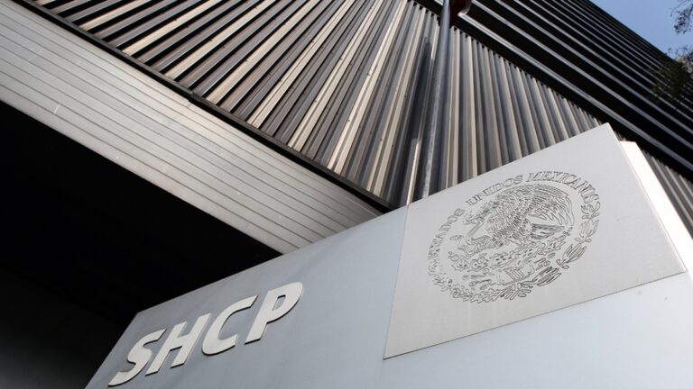 SHCP asumiría deuda millonaria de Pemex con contratistas