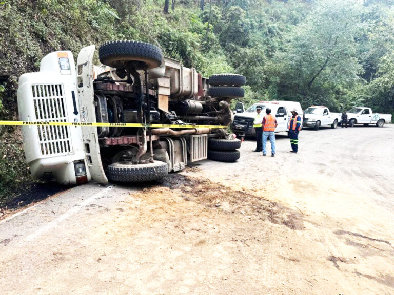 Entre la vida y la muerte trabajadores de Obras de Jalisco