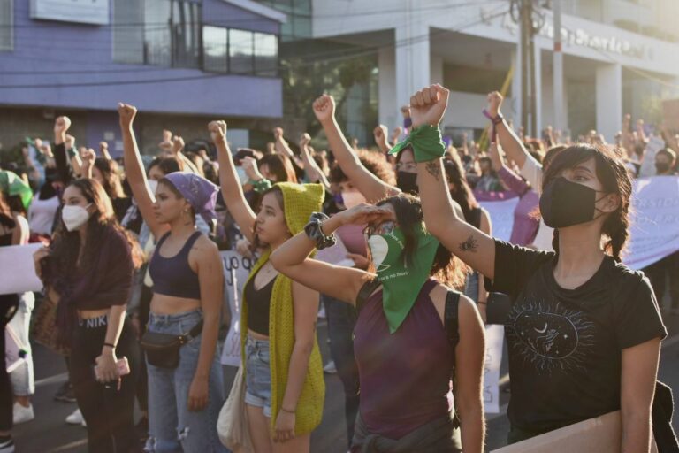 Inicia marcha por Día Internacional de Eliminación de Violencia contra Mujeres