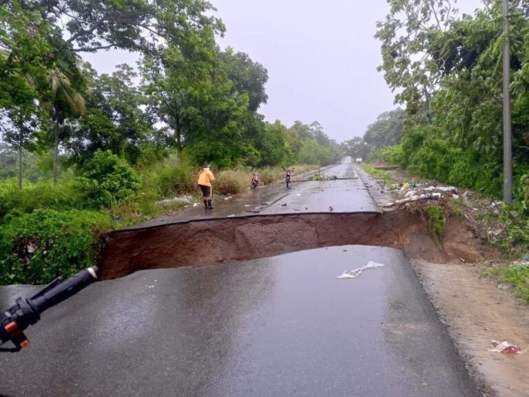 Tormenta tropical “Sara” provoca severas tormentas en México