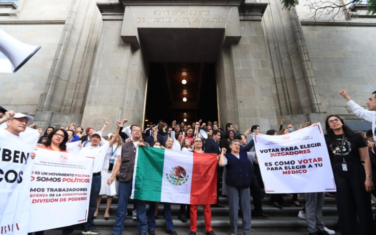 Trabajadores del PJ y estudiantes de la UNAM protestan en apoyo a SCJN